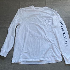 Men’s Vineyard Vine tshirt size M